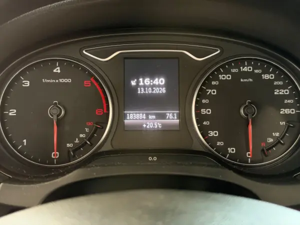 Audi A3 1.6 TDI (clean diesel) Attraction 11