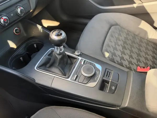 Audi A3 1.6 TDI (clean diesel) Attraction 16