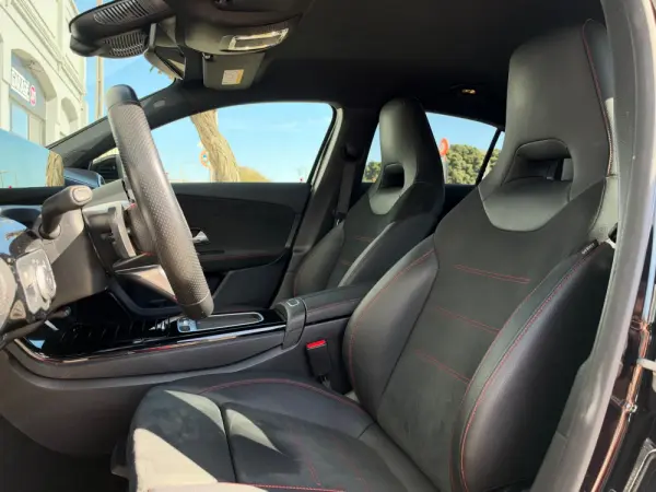 Mercedes-Benz A 180 7G-DCT AMG Line 6