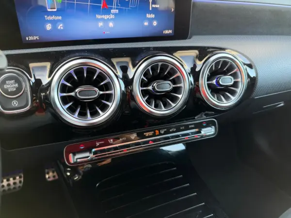 Mercedes-Benz A 180 7G-DCT AMG Line 15