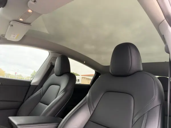 Tesla Model Y Long Range Dual Motor AWD 15