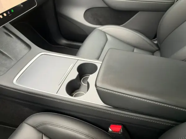 Tesla Model Y Long Range Dual Motor AWD 14
