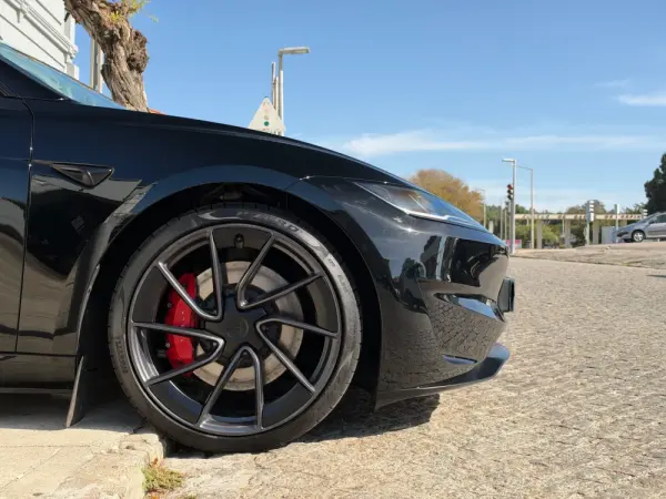 Tesla Model 3 AWD Dual Motor Performance 3