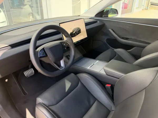 Tesla Model 3 AWD Dual Motor Performance 8