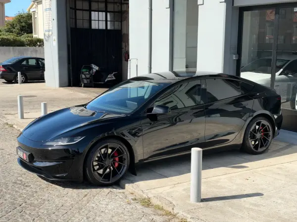 Tesla Model 3 AWD Dual Motor Performance 26