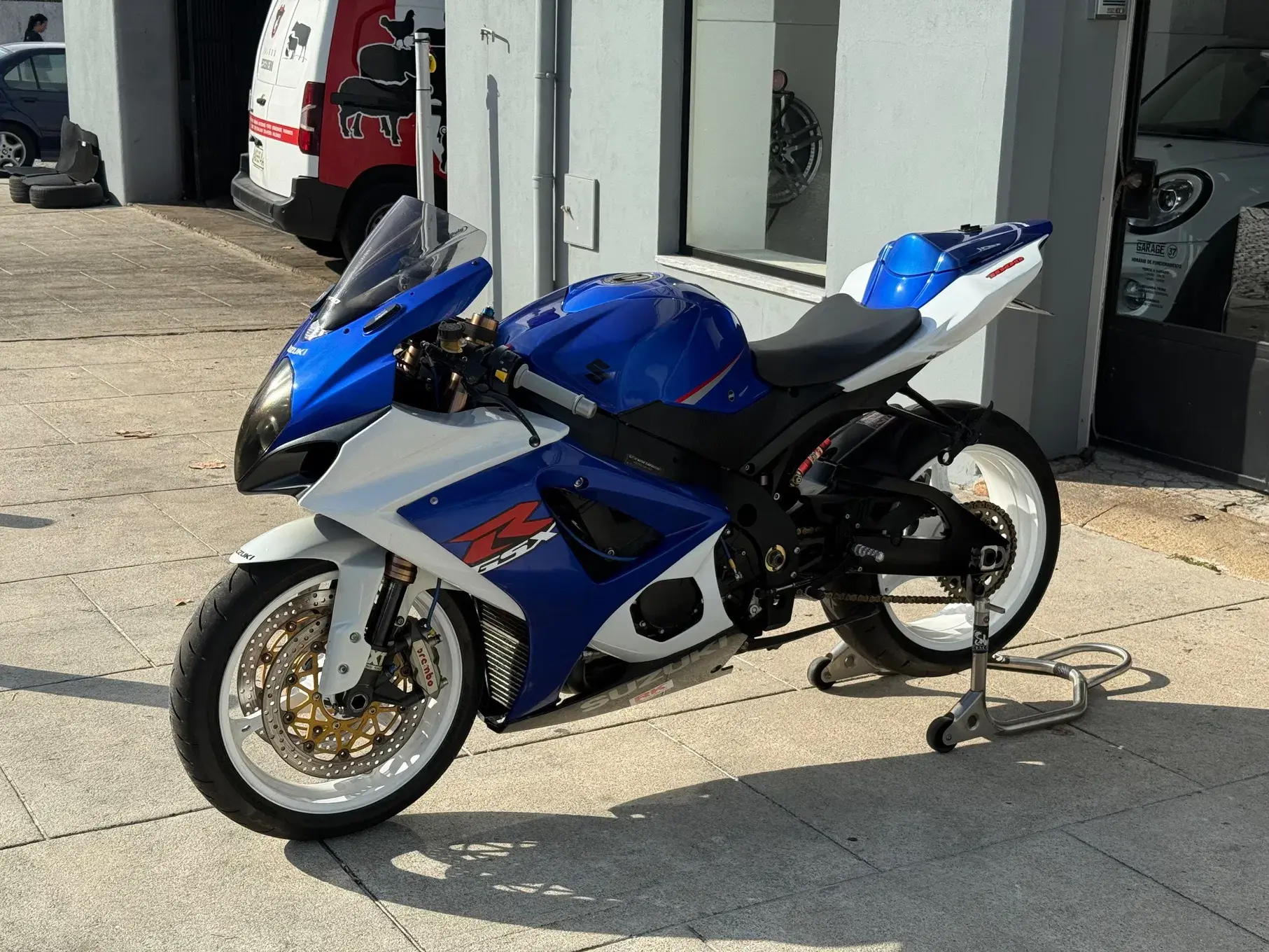 Suzuki GSX-R Outro 7