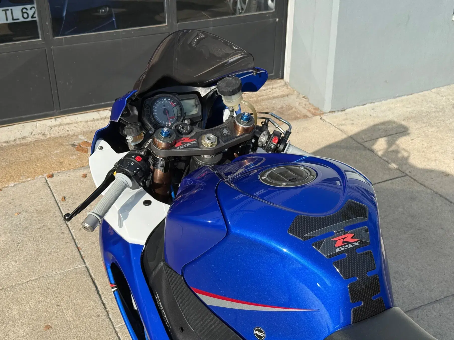 Suzuki GSX-R Outro 12