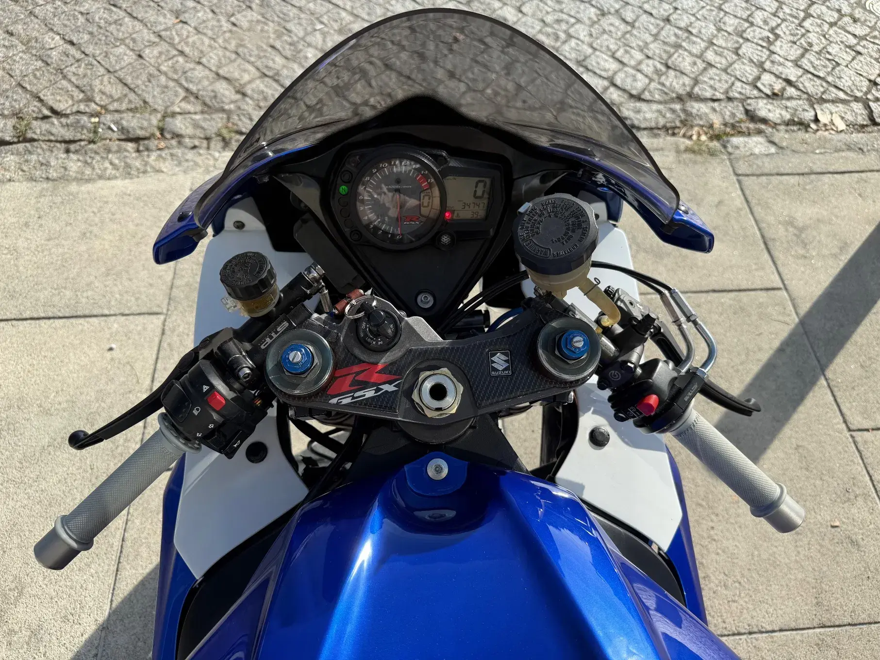 Suzuki GSX-R Outro 13
