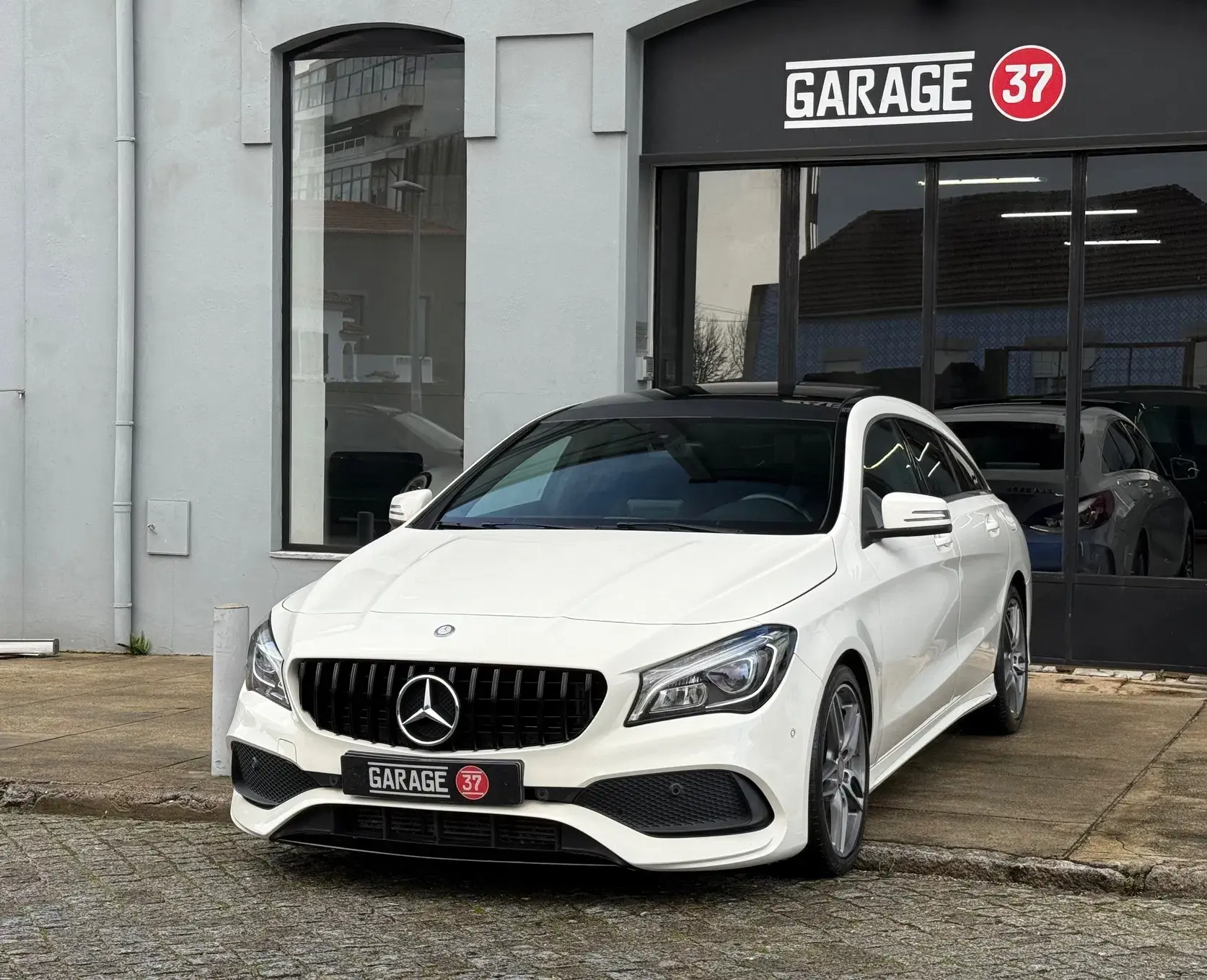 Mercedes-Benz CLA 220 d Shooting Brake AMG Line Aut. 3