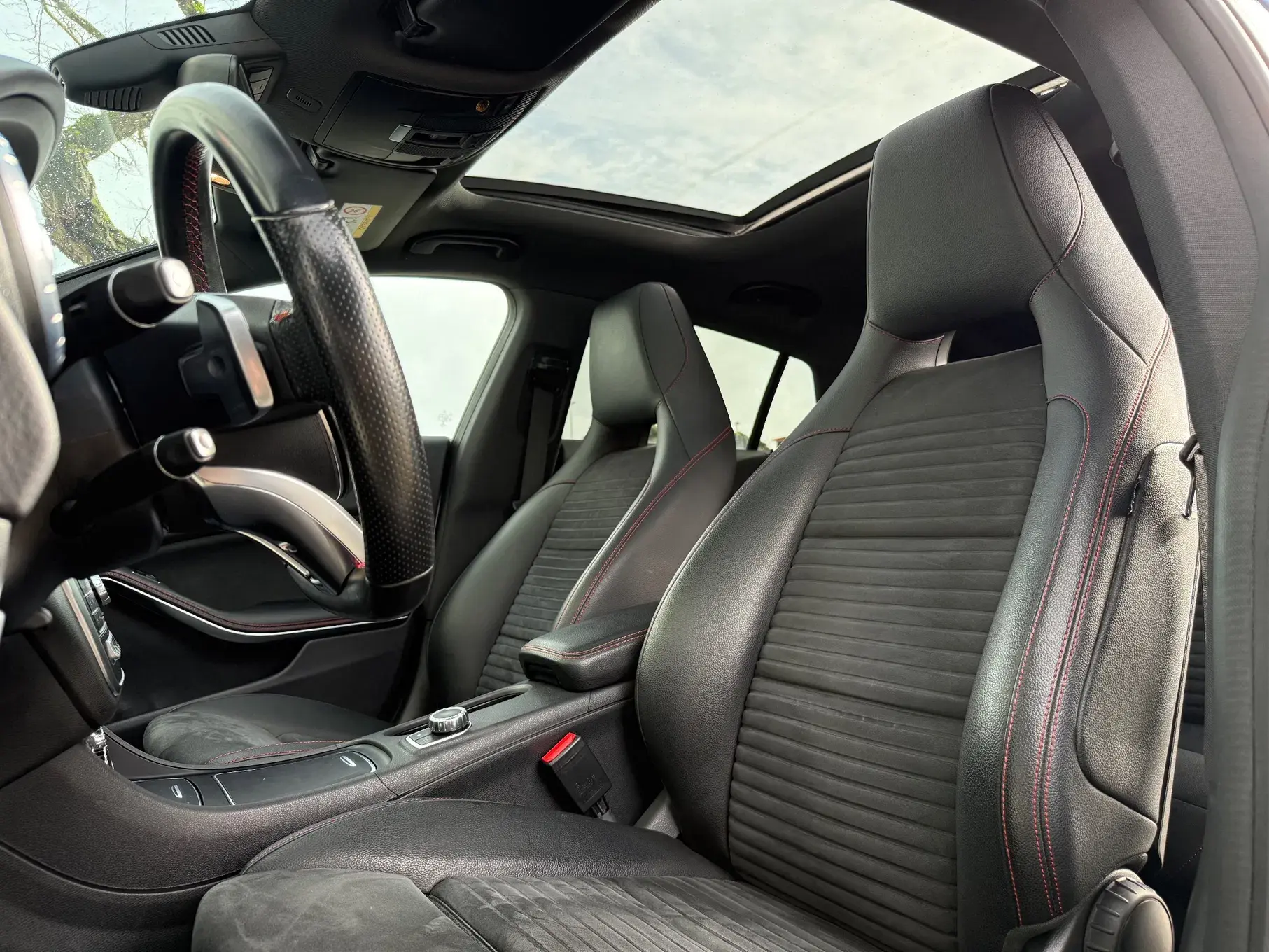 Mercedes-Benz CLA 220 d Shooting Brake AMG Line Aut. 14