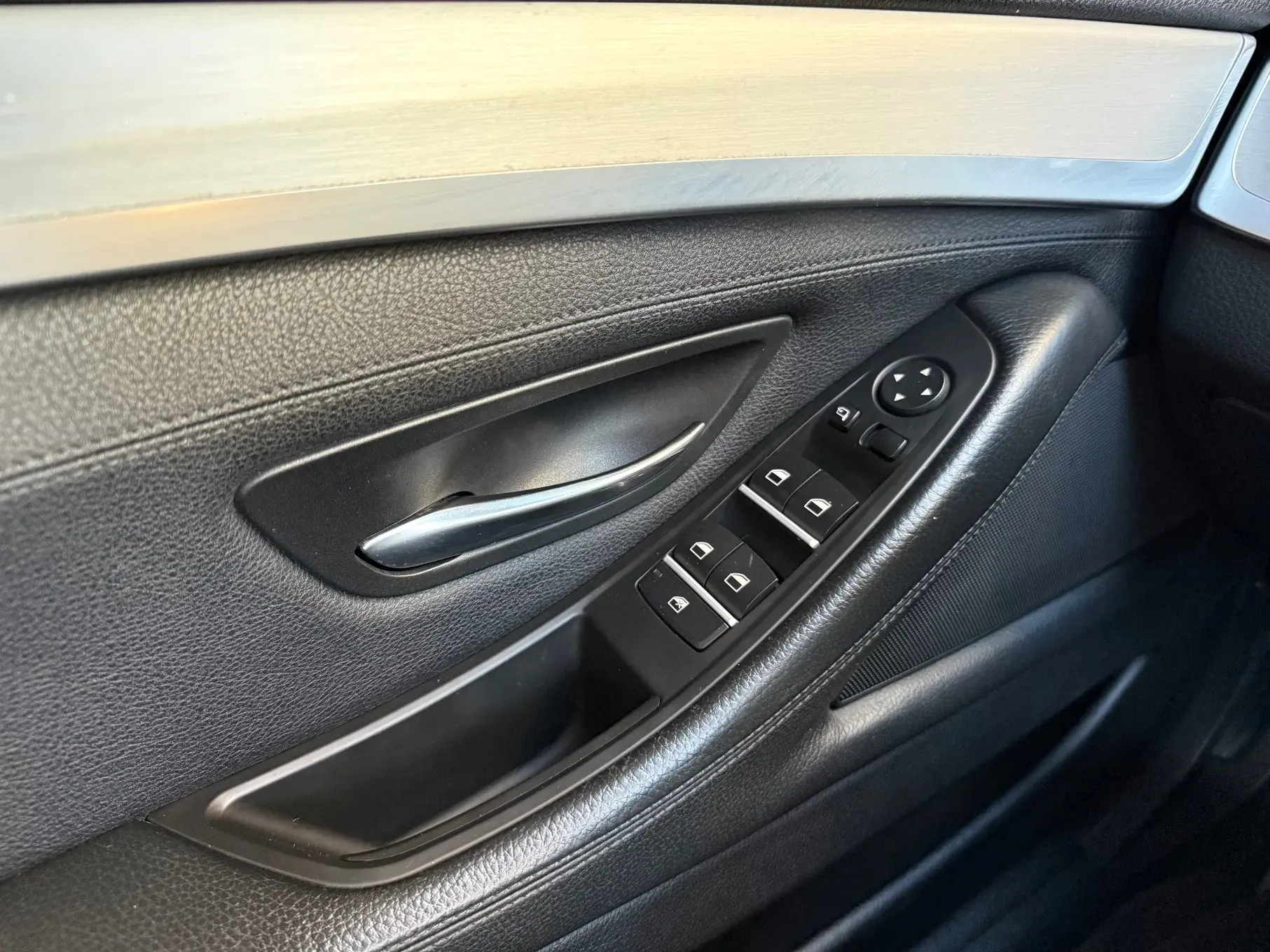 BMW 520 d Pack M Auto 26