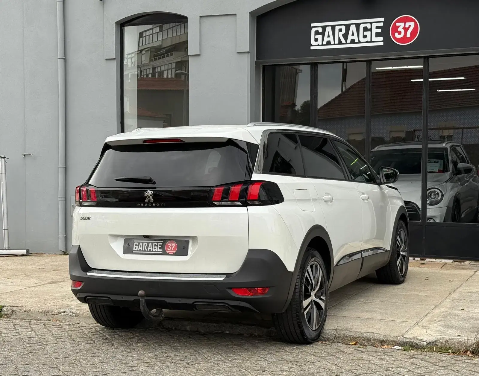 Peugeot 5008 1.5 BlueHDi Allure EAT8 8
