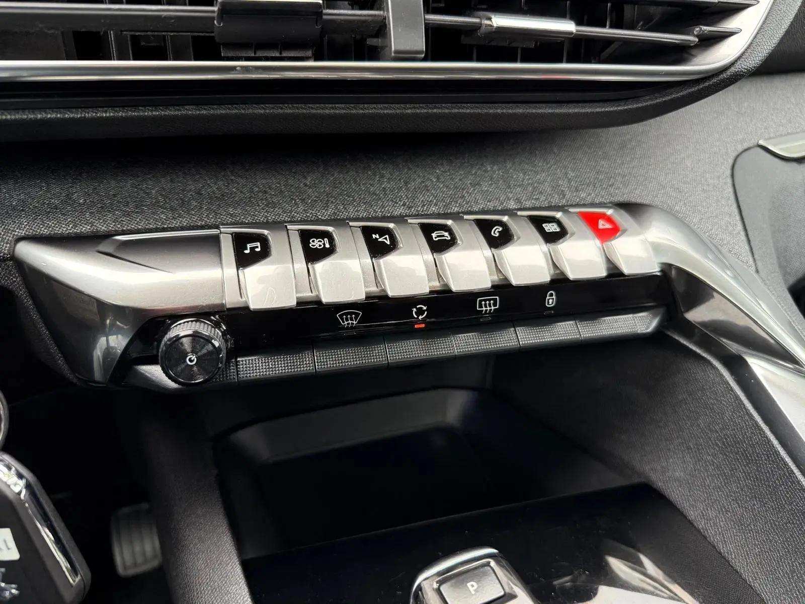 Peugeot 5008 1.5 BlueHDi Allure EAT8 26