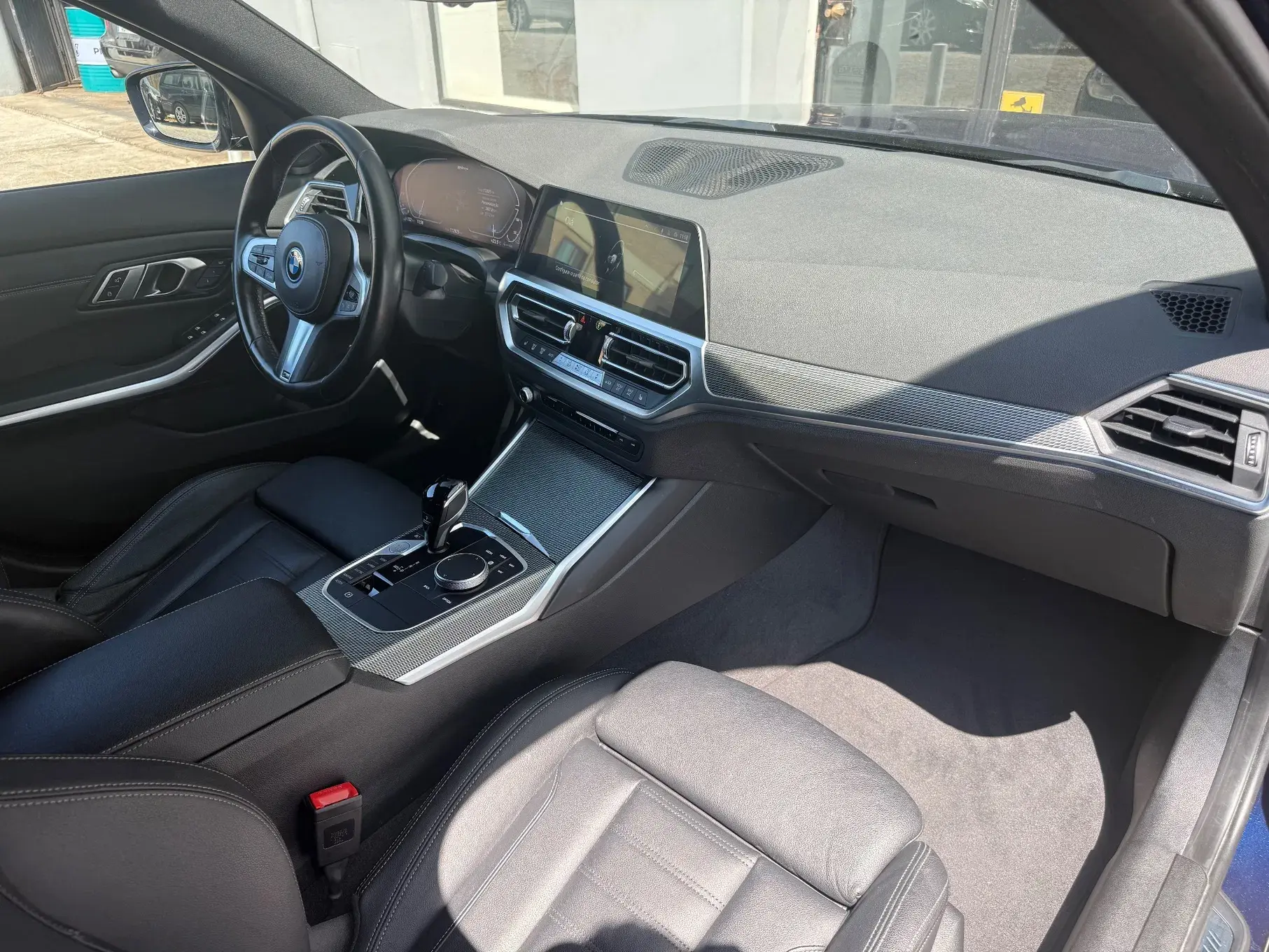 BMW 330 e Pack M Auto 8