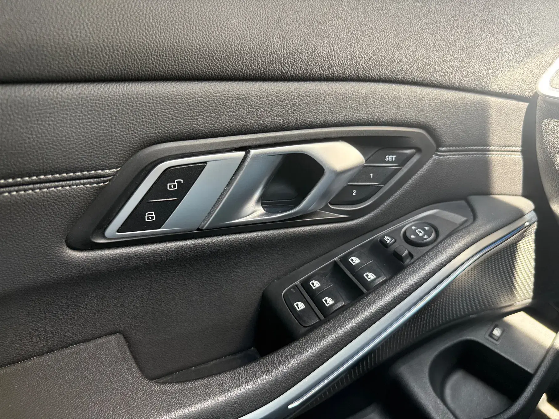 BMW 330 e Pack M Auto 18