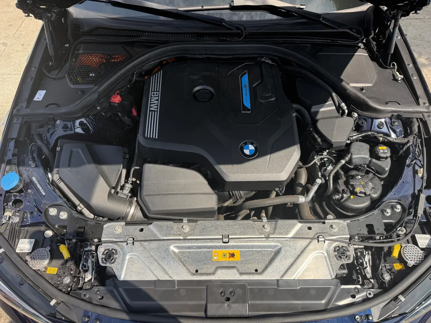 BMW 330 e Pack M Auto 24