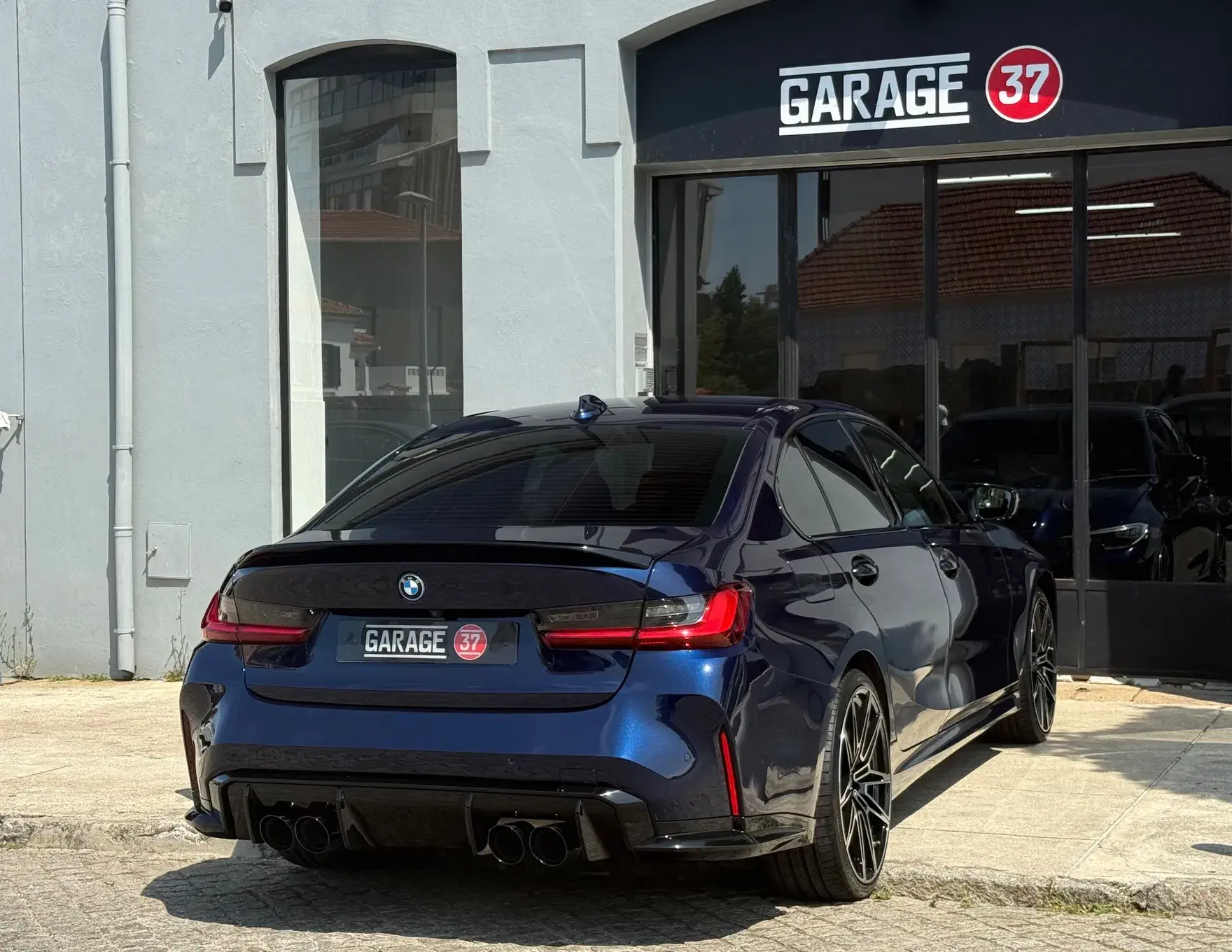 BMW 330 e Pack M Auto 29