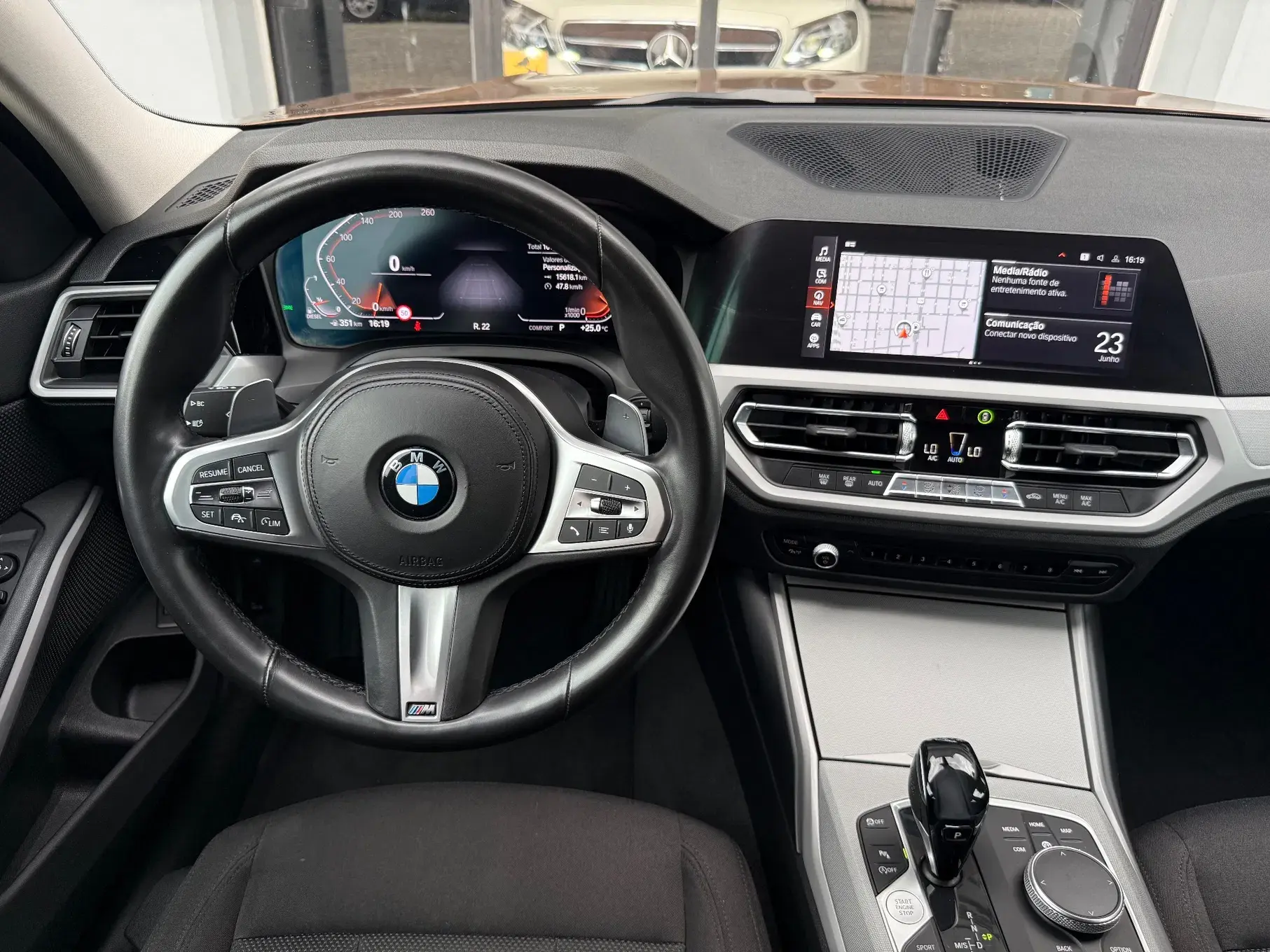 BMW 318 d Pack M Auto 11