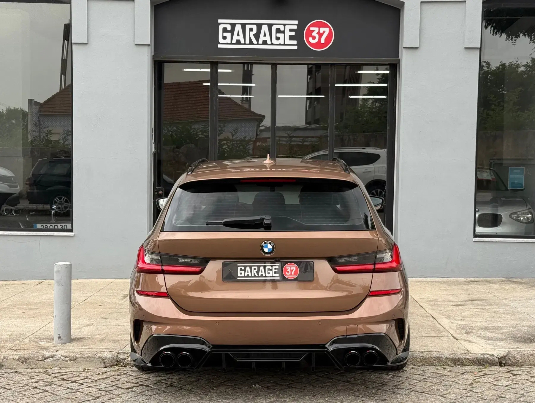 BMW 318 d Pack M Auto 28