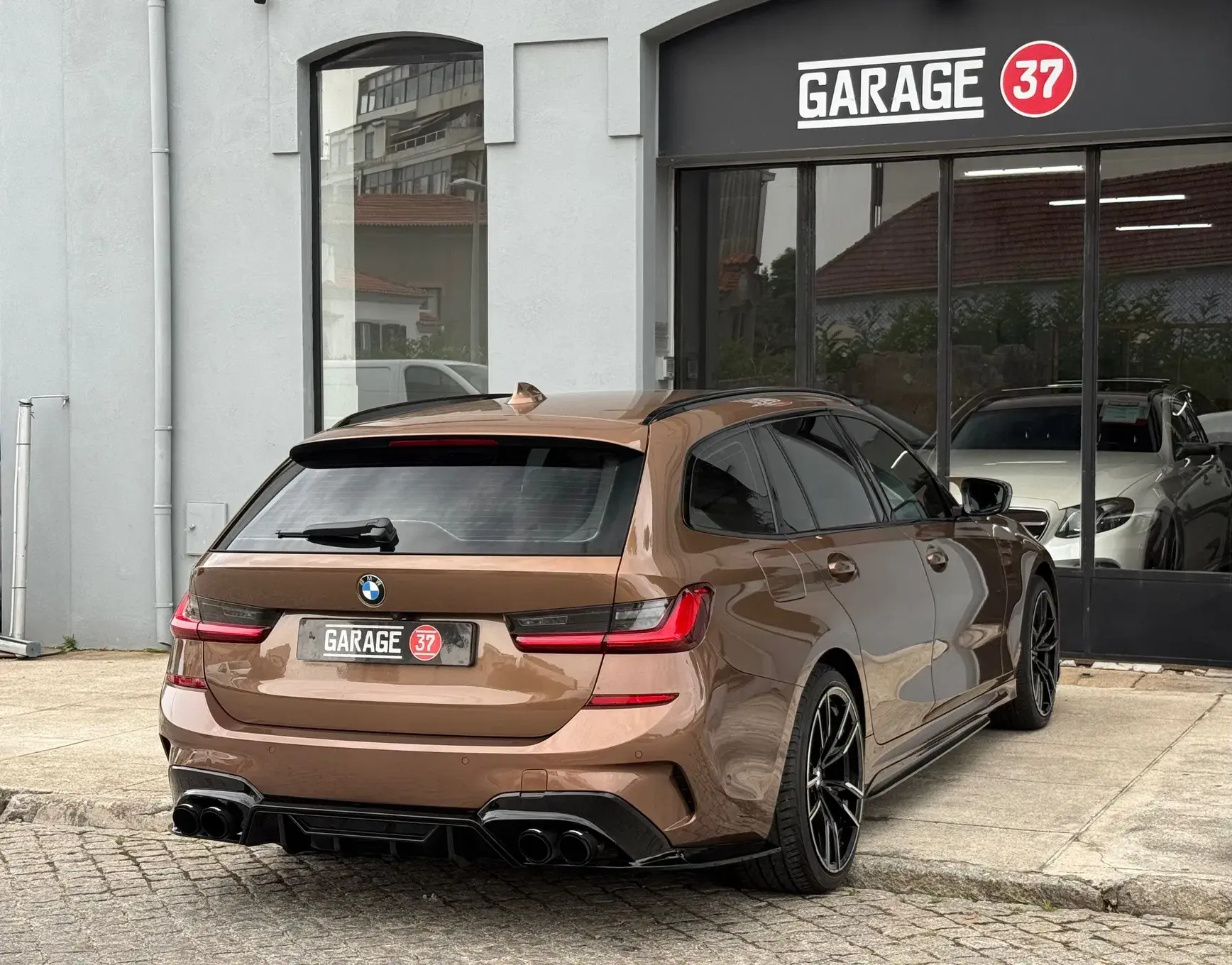 BMW 318 d Pack M Auto 29