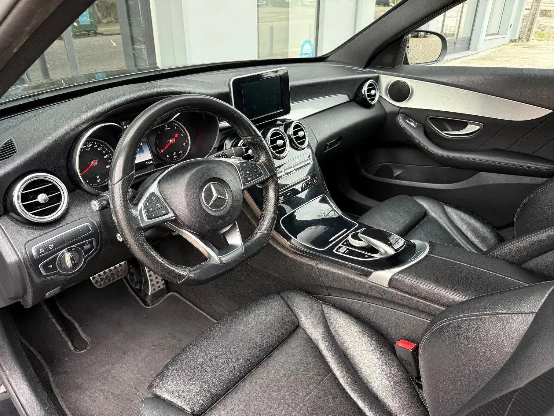 Mercedes-Benz C 220 d AMG Line Aut. 6