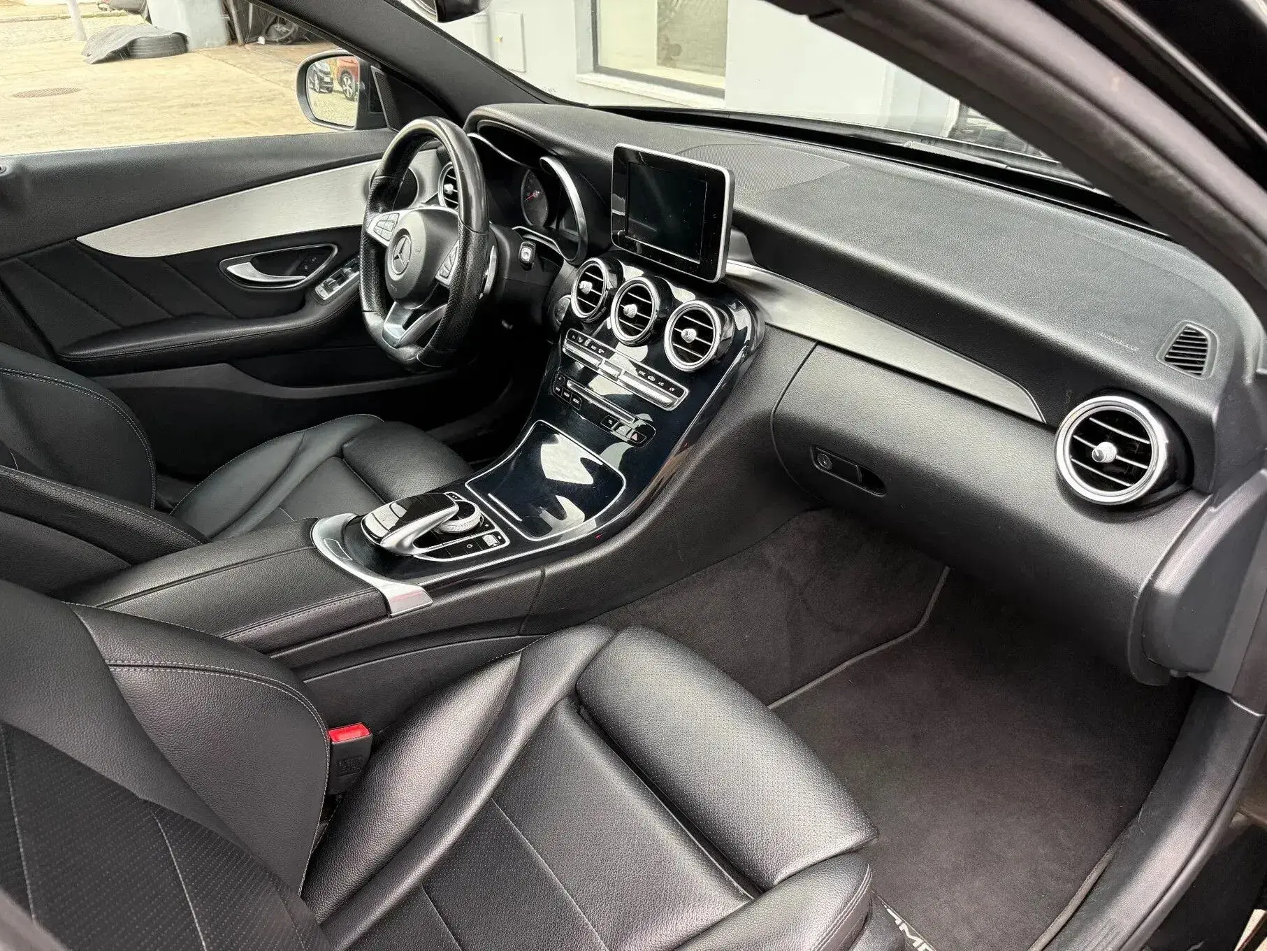 Mercedes-Benz C 220 d AMG Line Aut. 10