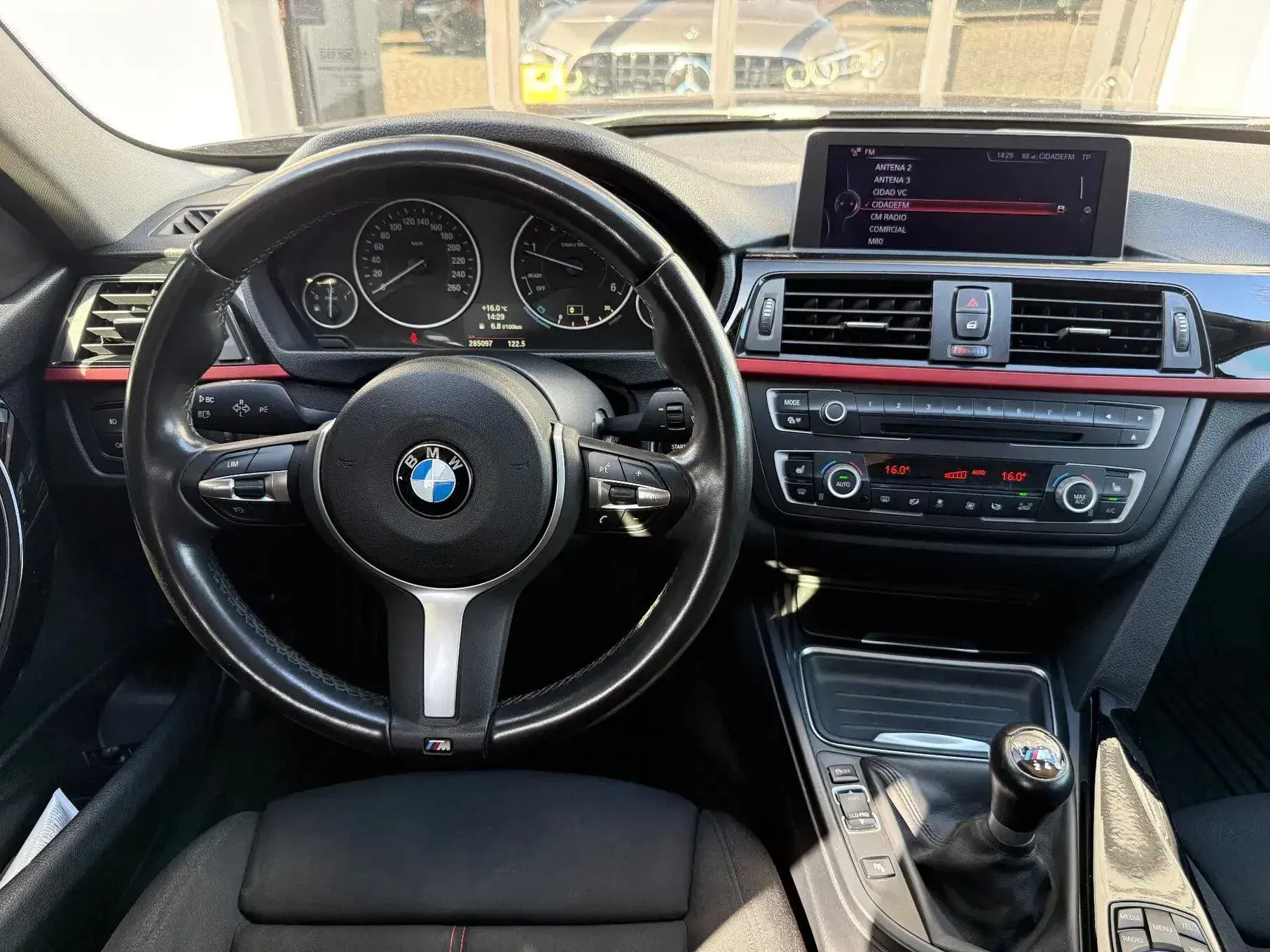 BMW 320 d Pack M 10