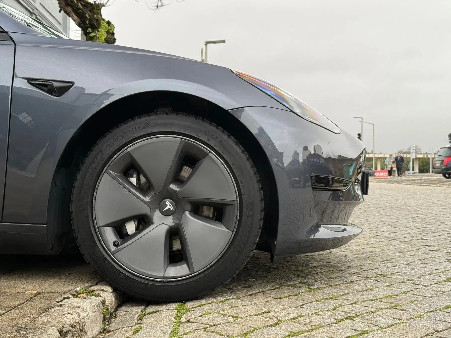 Tesla Model 3 Standard Range Plus RWD 3