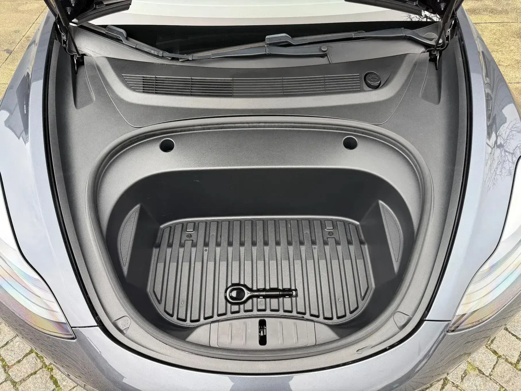 Tesla Model 3 Standard Range Plus RWD 24