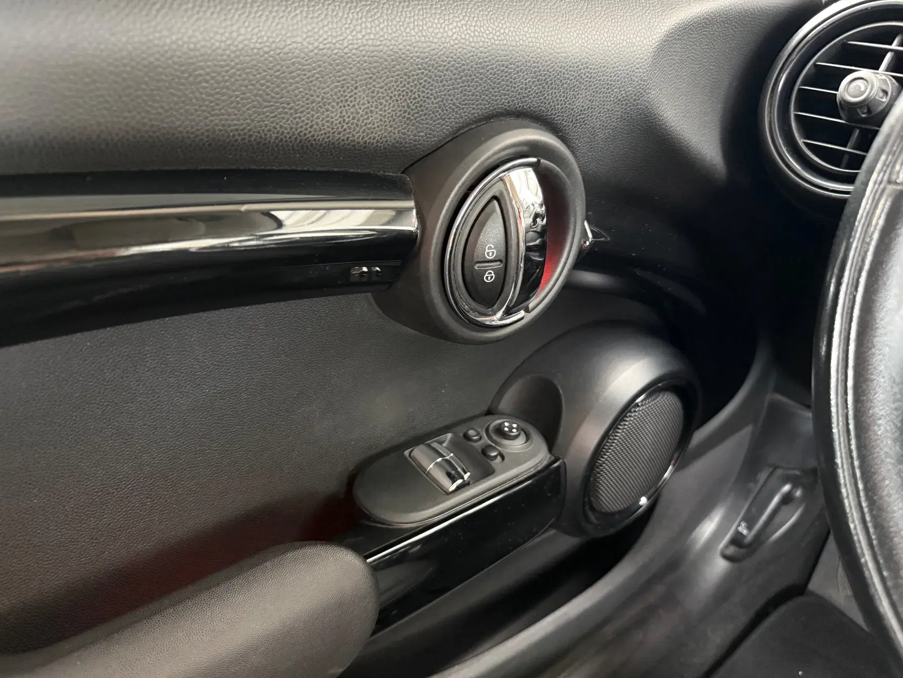 MINI 3 Portas One D 15