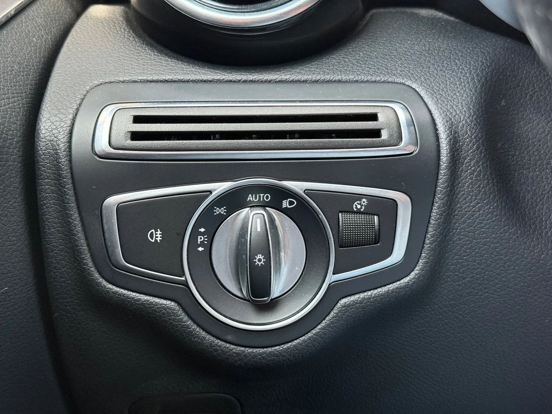 Mercedes-Benz C 200 Station 9G-TRONIC AMG Line 17