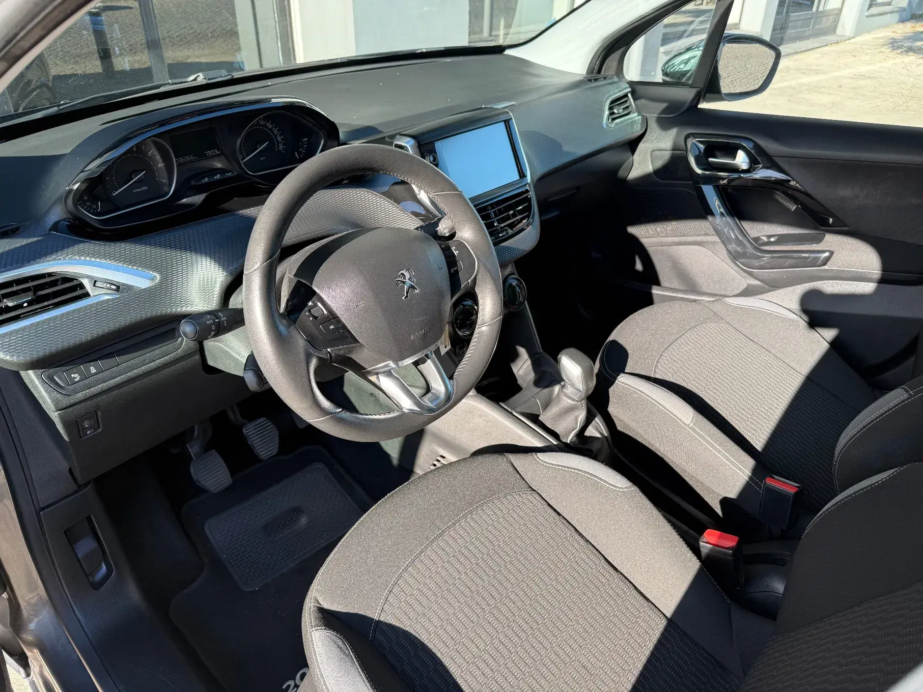 Peugeot 208 1.2 PureTech Style 5