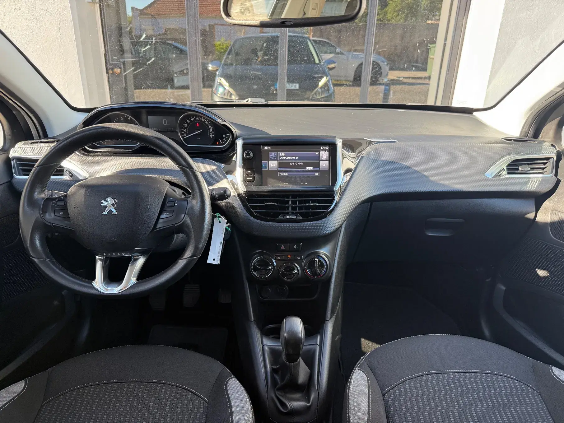 Peugeot 208 1.2 PureTech Style 7