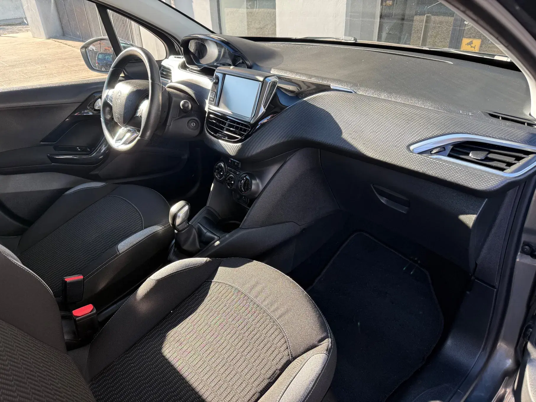 Peugeot 208 1.2 PureTech Style 9