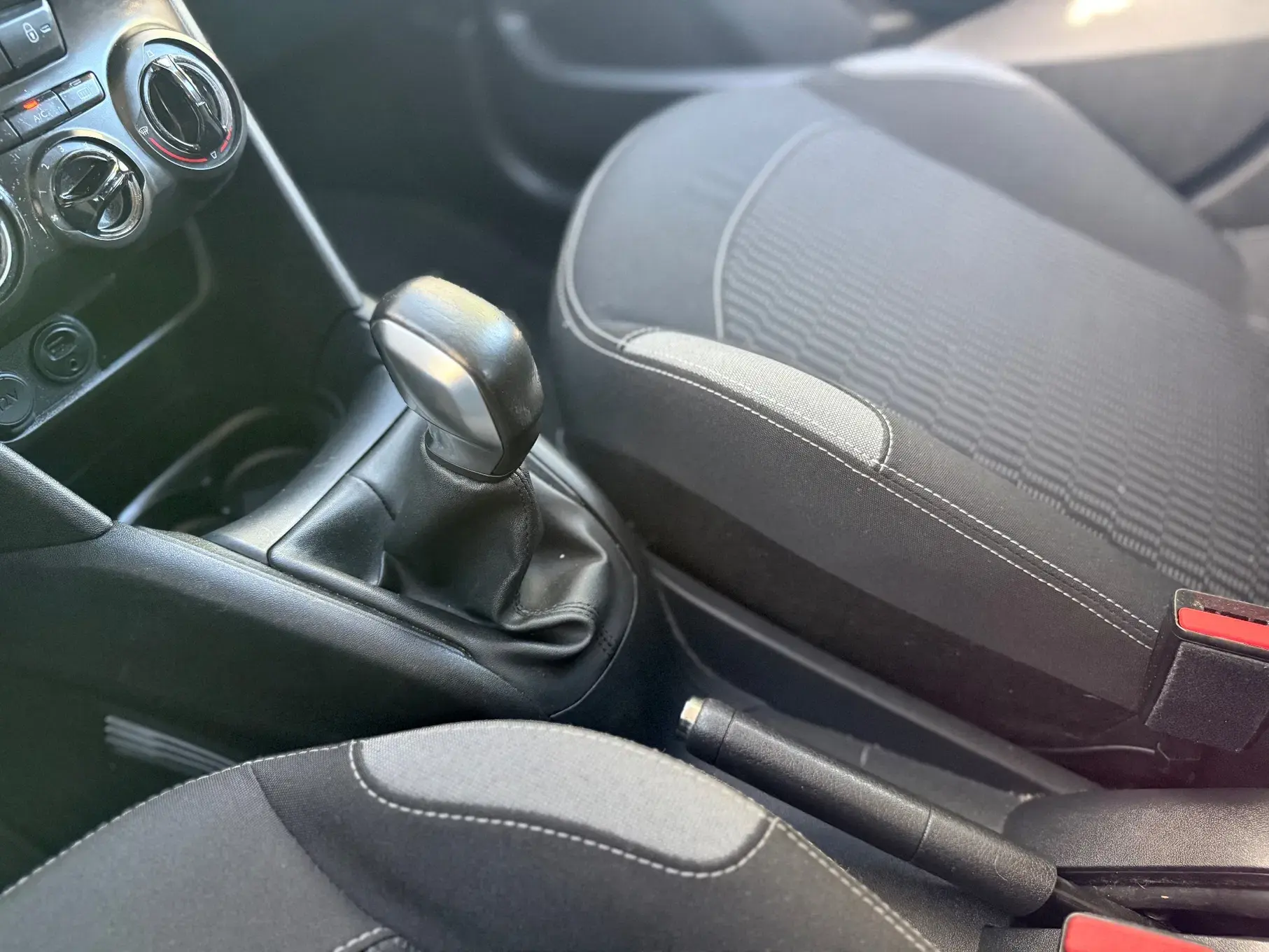 Peugeot 208 1.2 PureTech Style 16