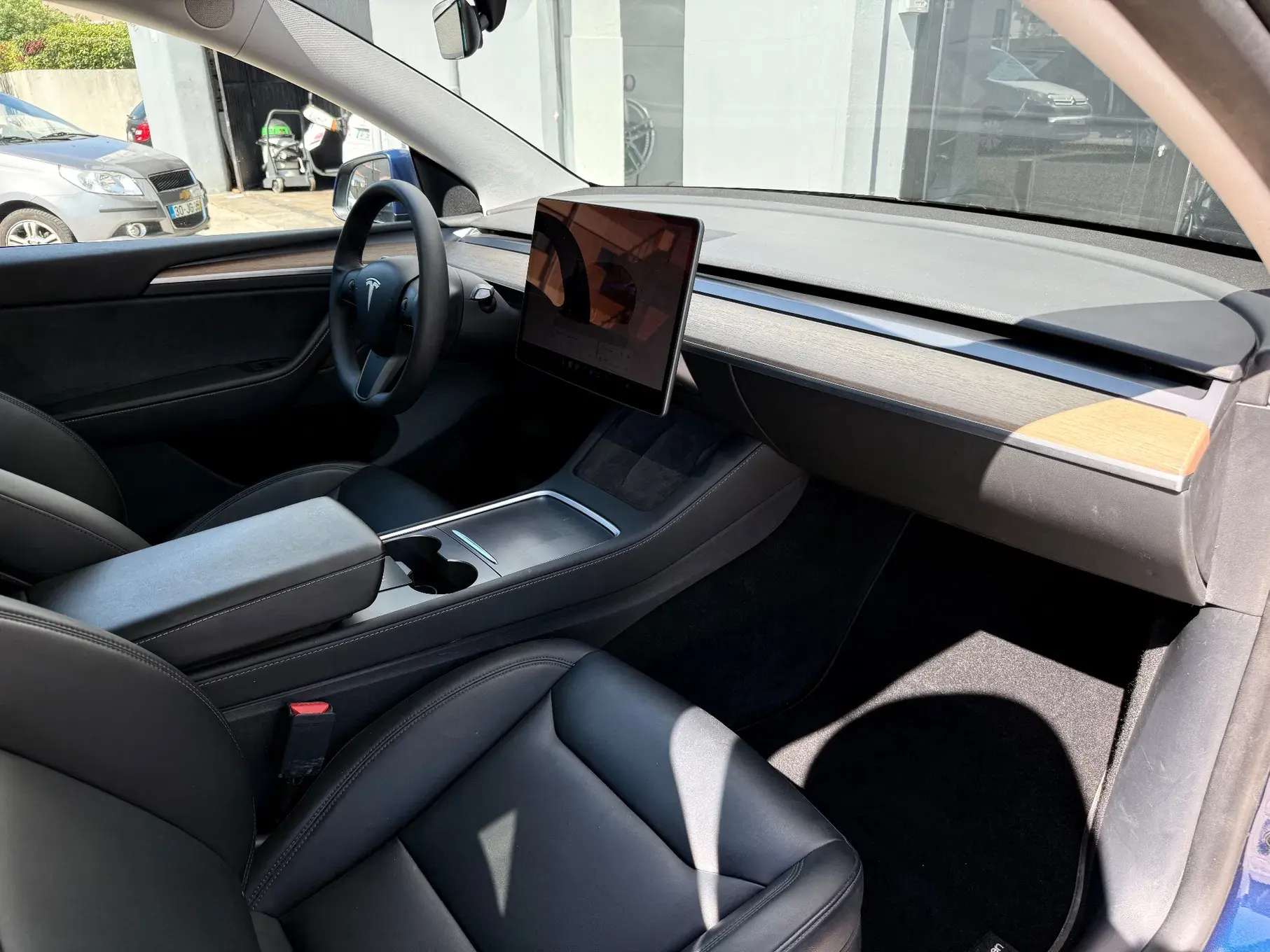 Tesla Model Y Long Range Dual Motor AWD 9