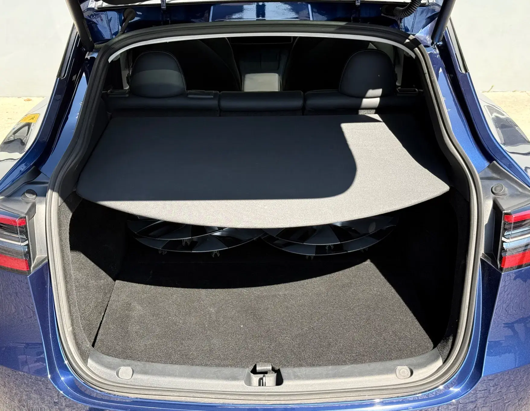 Tesla Model Y Long Range Dual Motor AWD 21