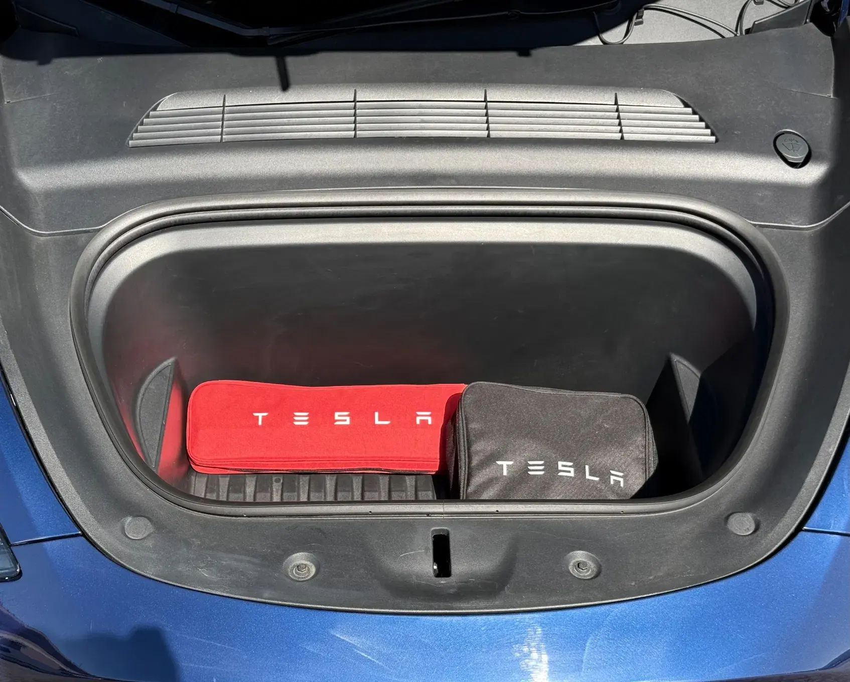 Tesla Model Y Long Range Dual Motor AWD 22