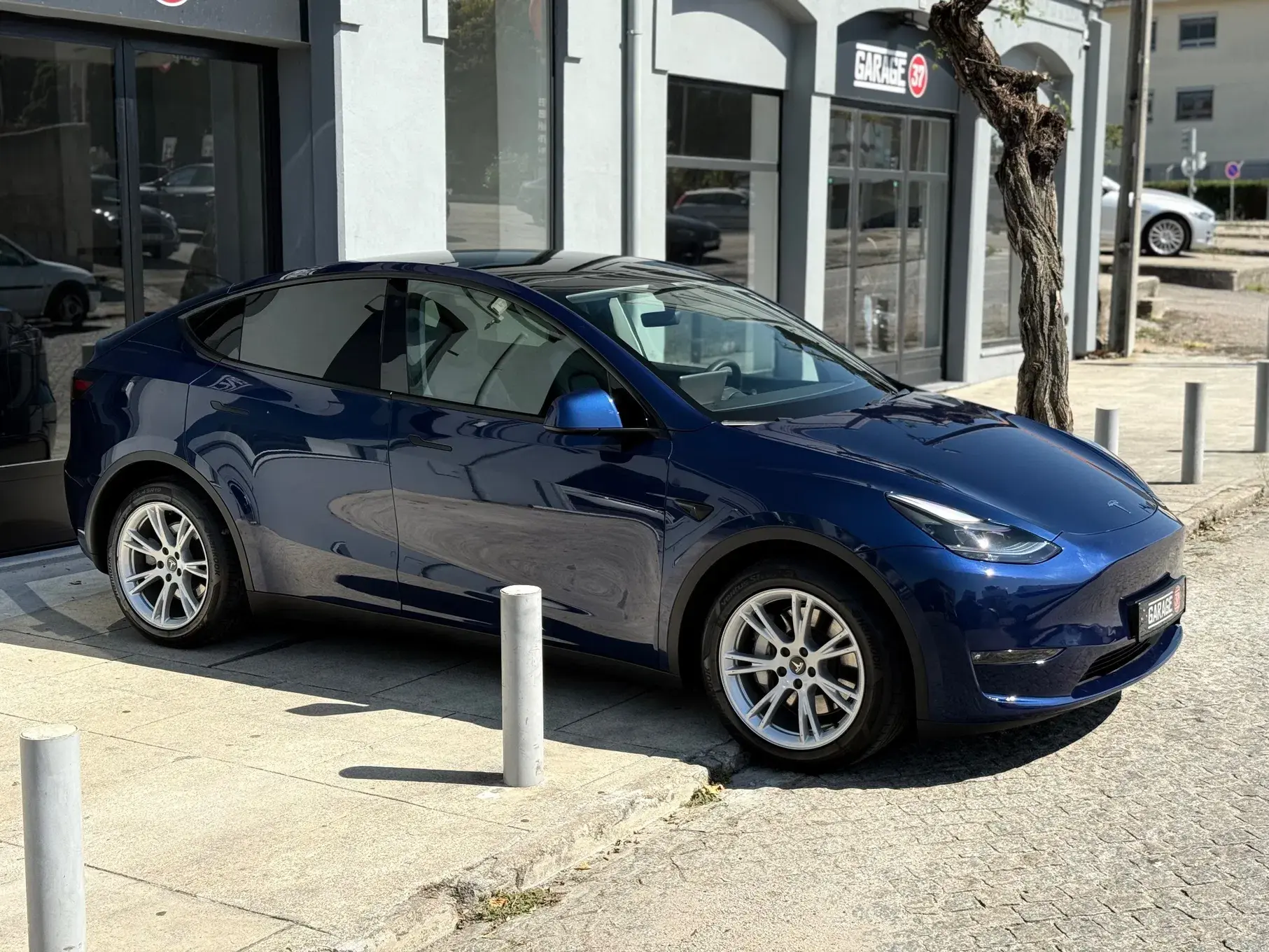 Tesla Model Y Long Range Dual Motor AWD 24