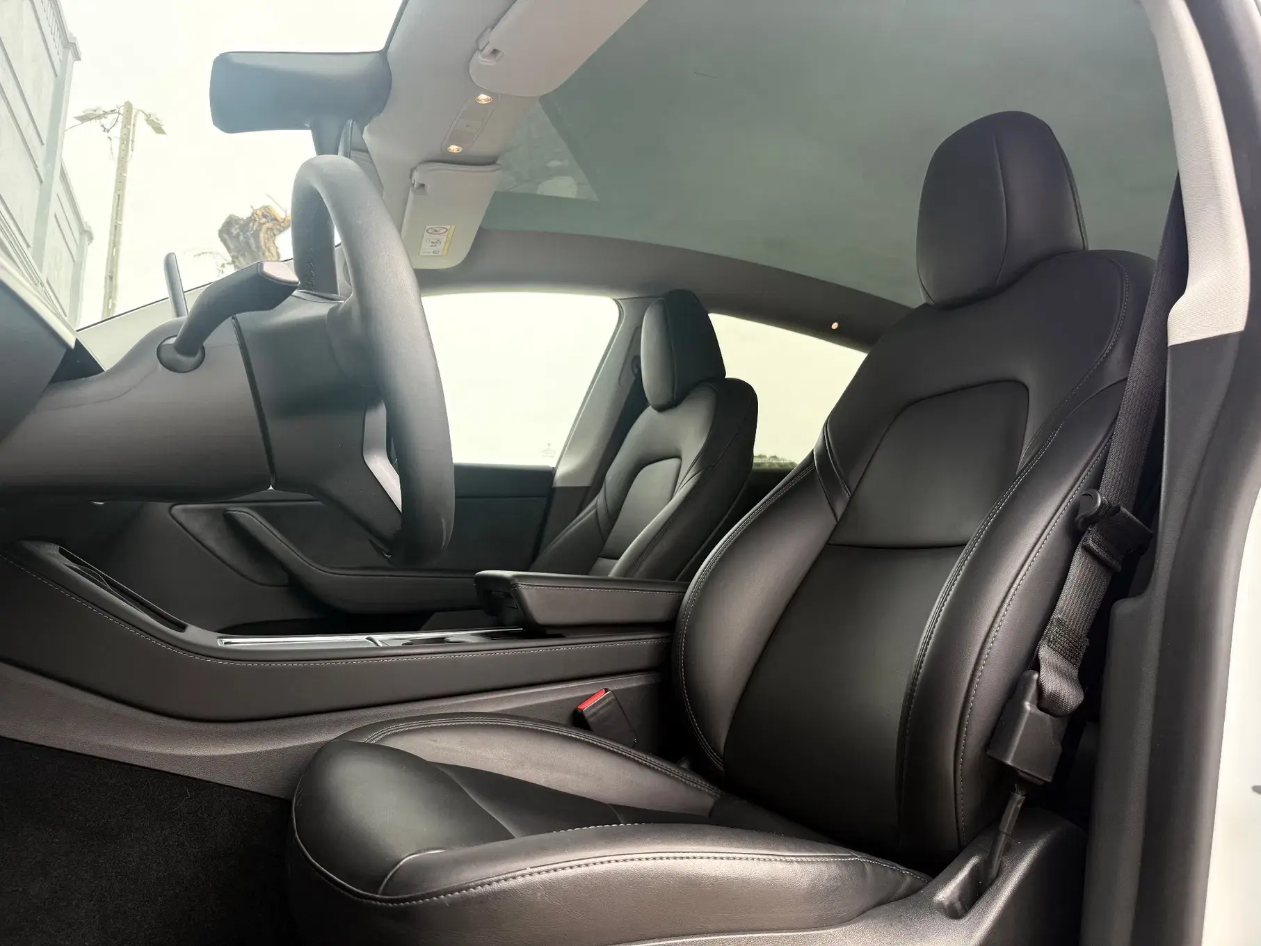Tesla Model Y Long Range Dual Motor AWD 5
