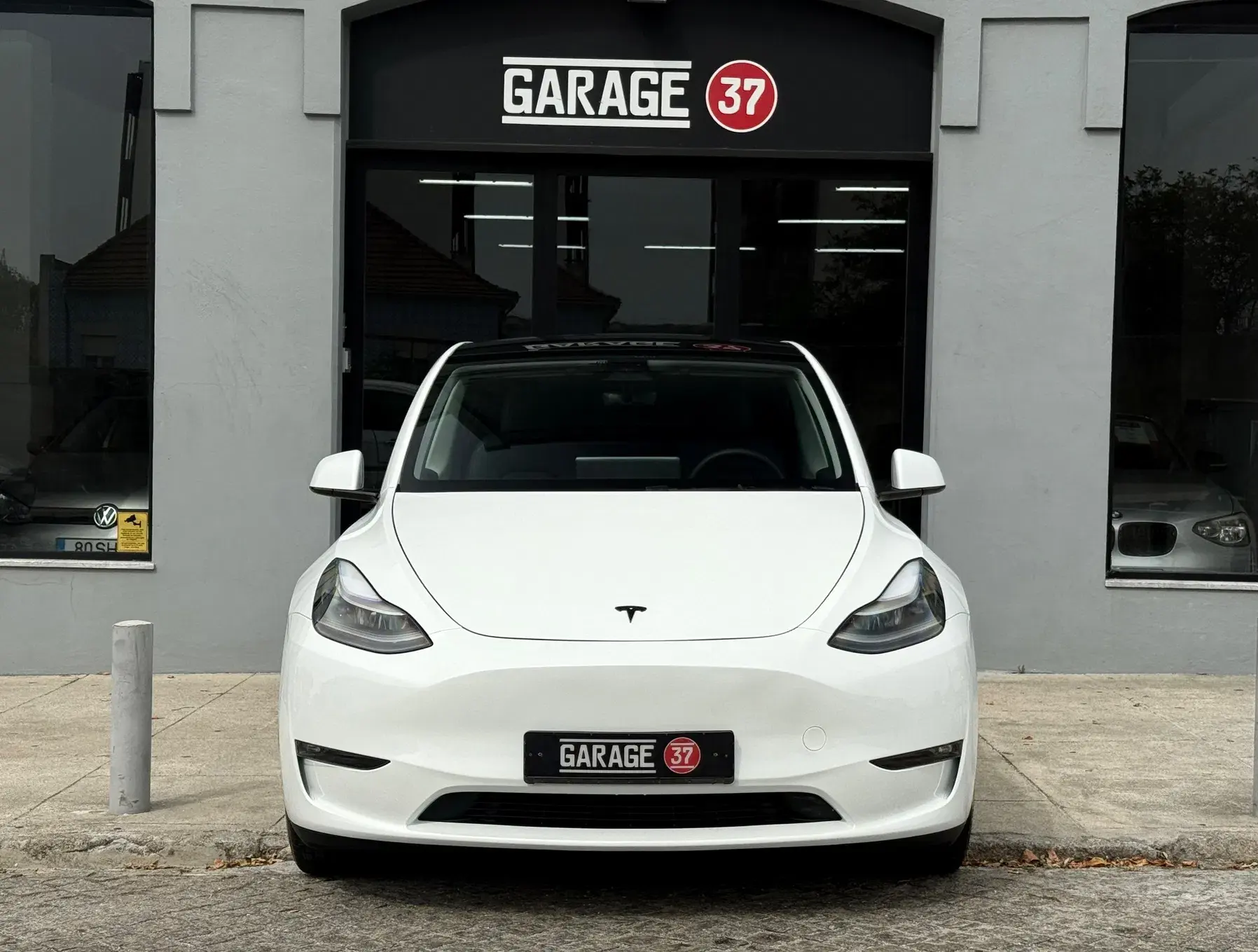 Tesla Model Y Long Range Dual Motor AWD 12