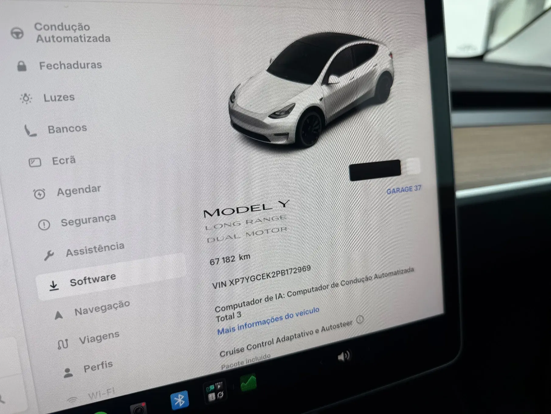Tesla Model Y Long Range Dual Motor AWD 14