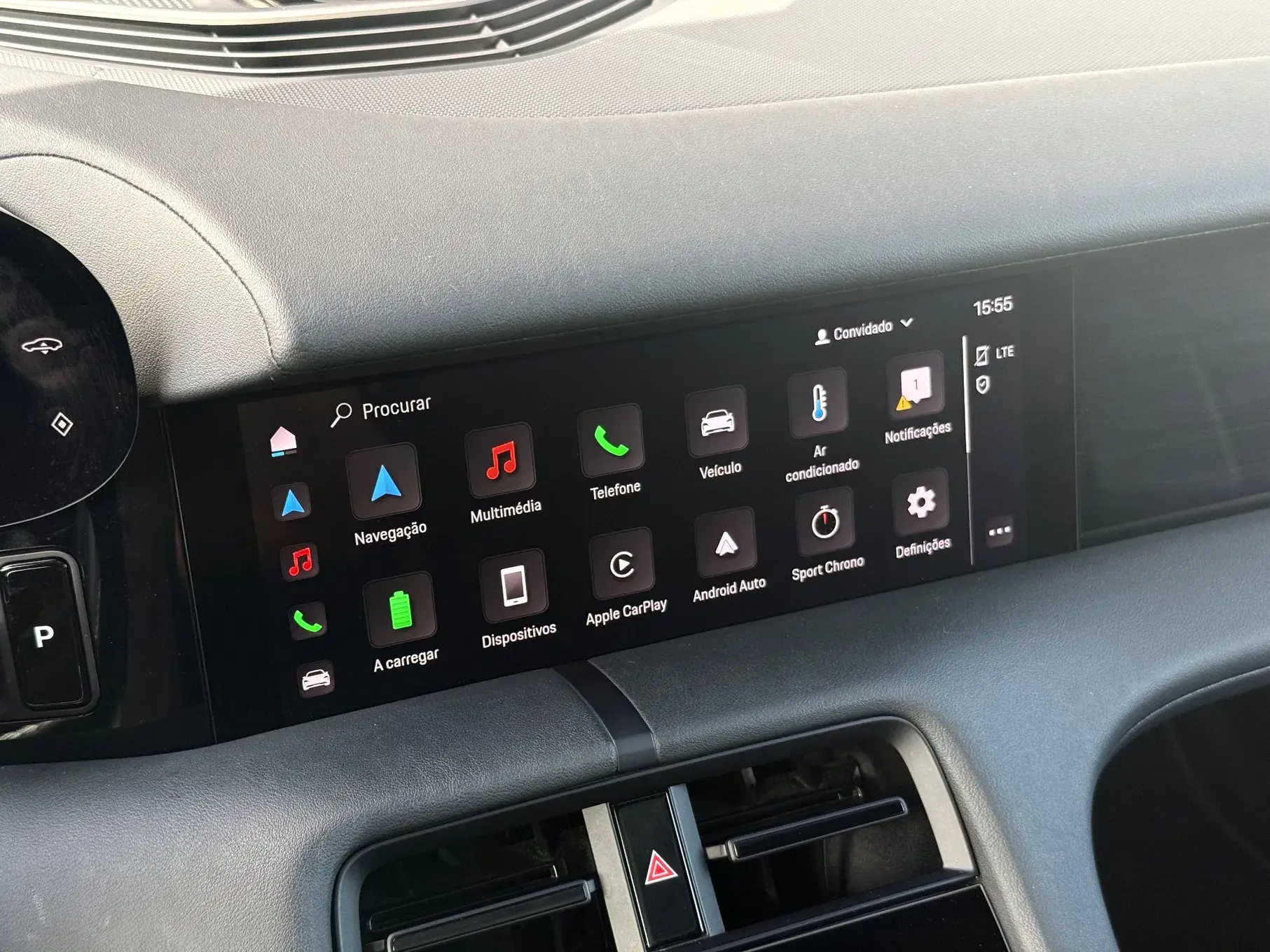Porsche Taycan Cross Turismo 4 13
