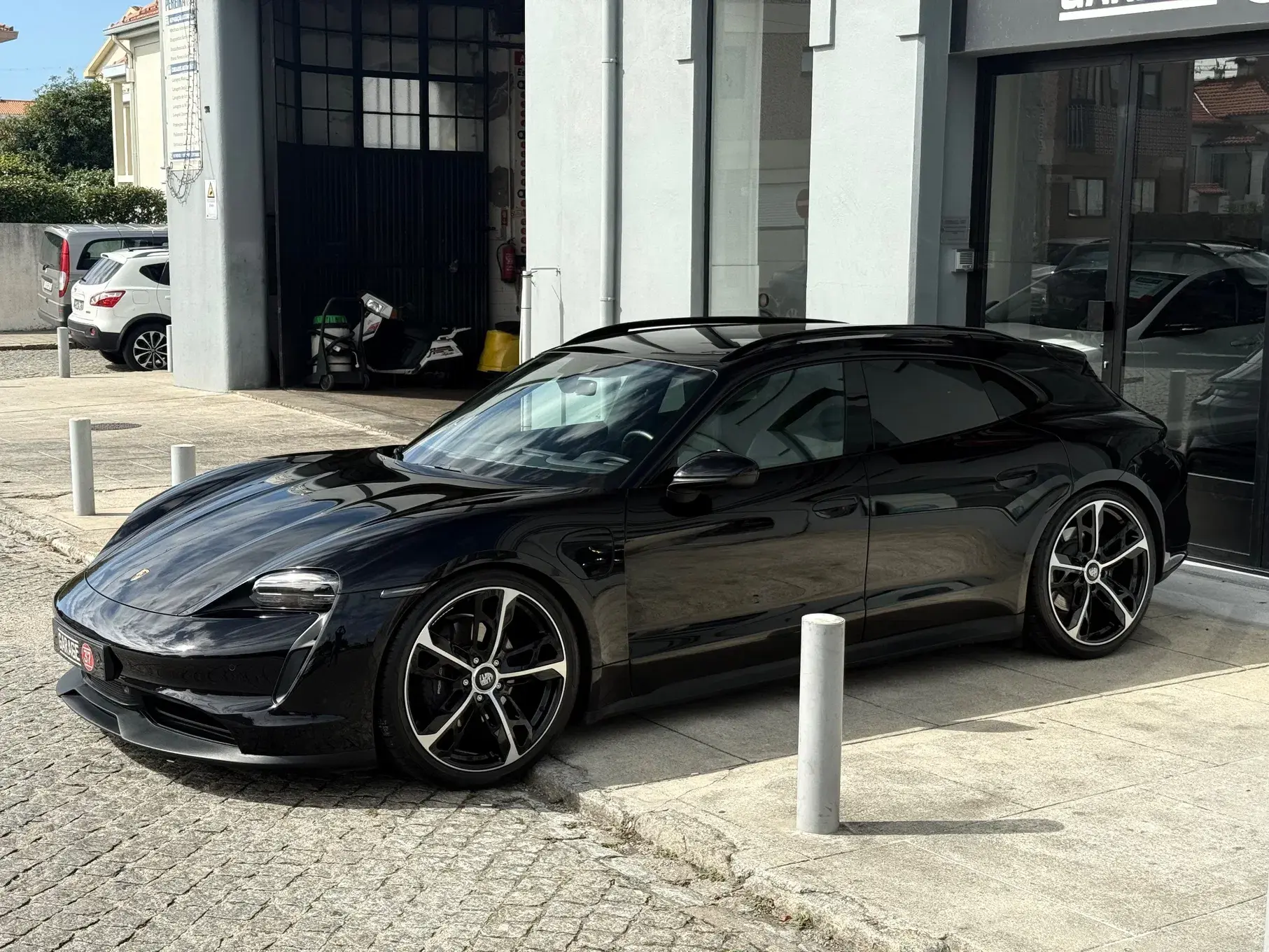 Porsche Taycan Cross Turismo 4 25