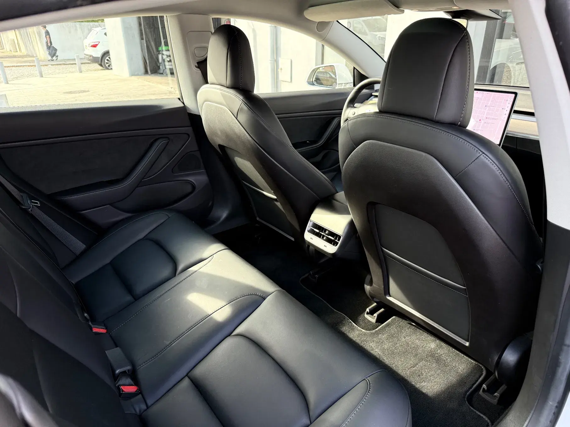 Tesla Model 3 Standard RWD Plus 8