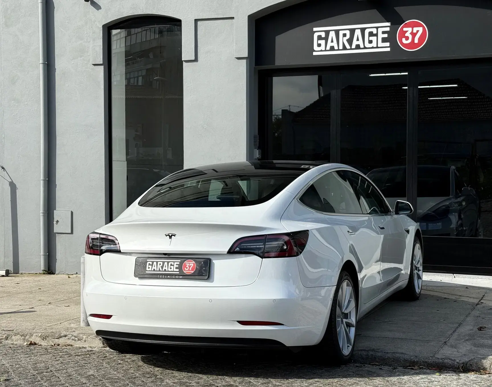 Tesla Model 3 Standard RWD Plus 25