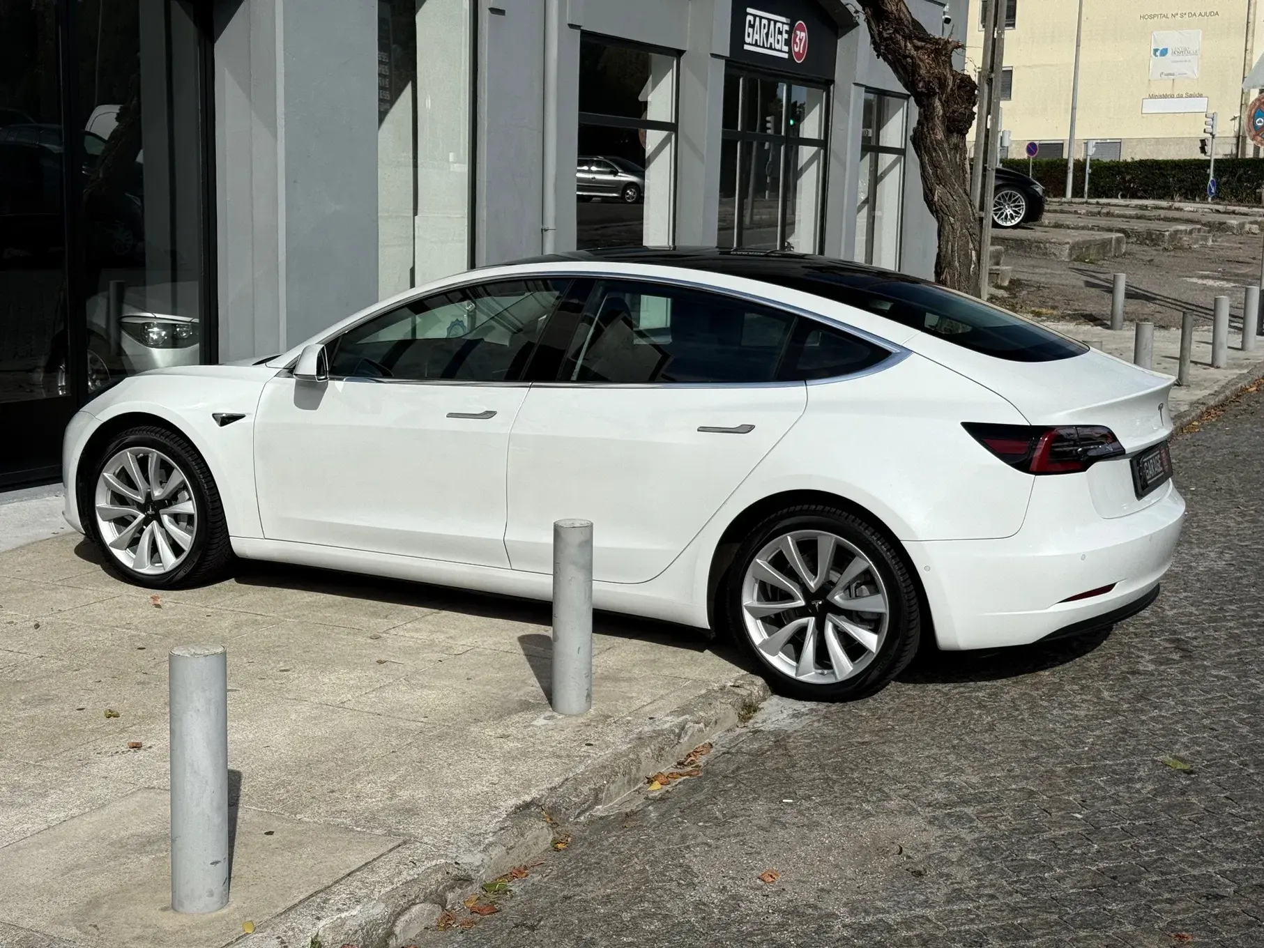 Tesla Model 3 Standard RWD Plus 26