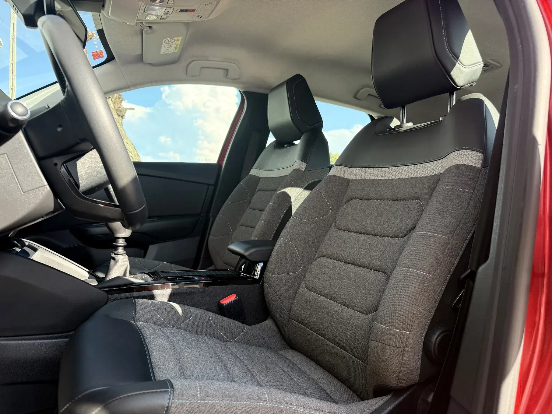 Citroen C4 1.2 PureTech Shine 6