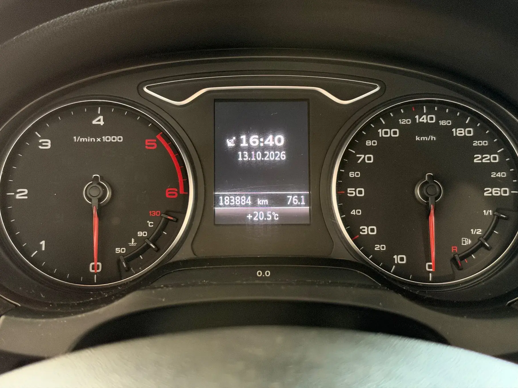 Audi A3 1.6 TDI (clean diesel) Attraction 11