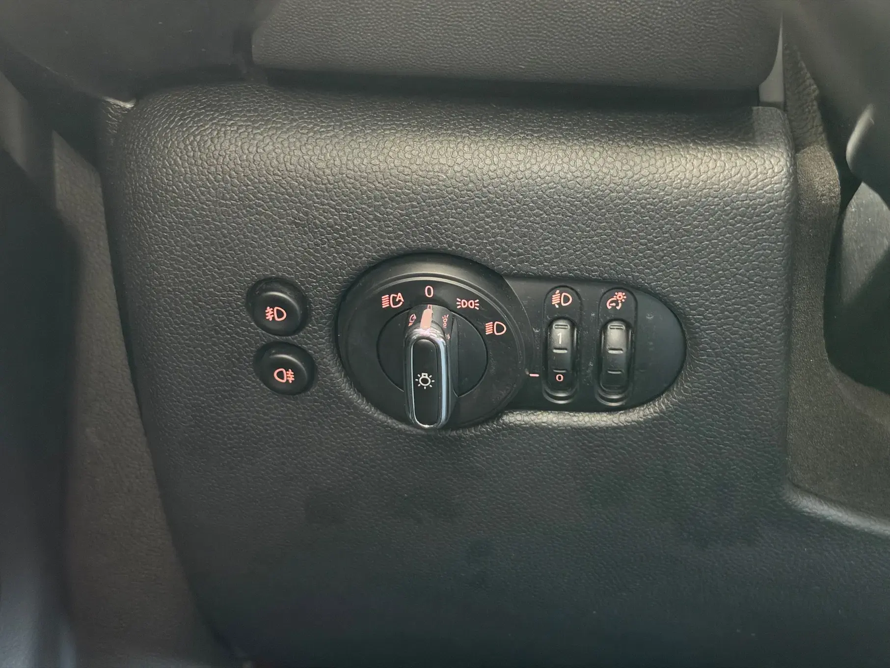 MINI 3 Portas Cooper D 18